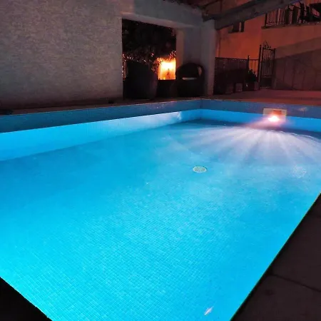 아파트 Ancienne Distillerie Renovee Avec Piscine Et Terrasse *